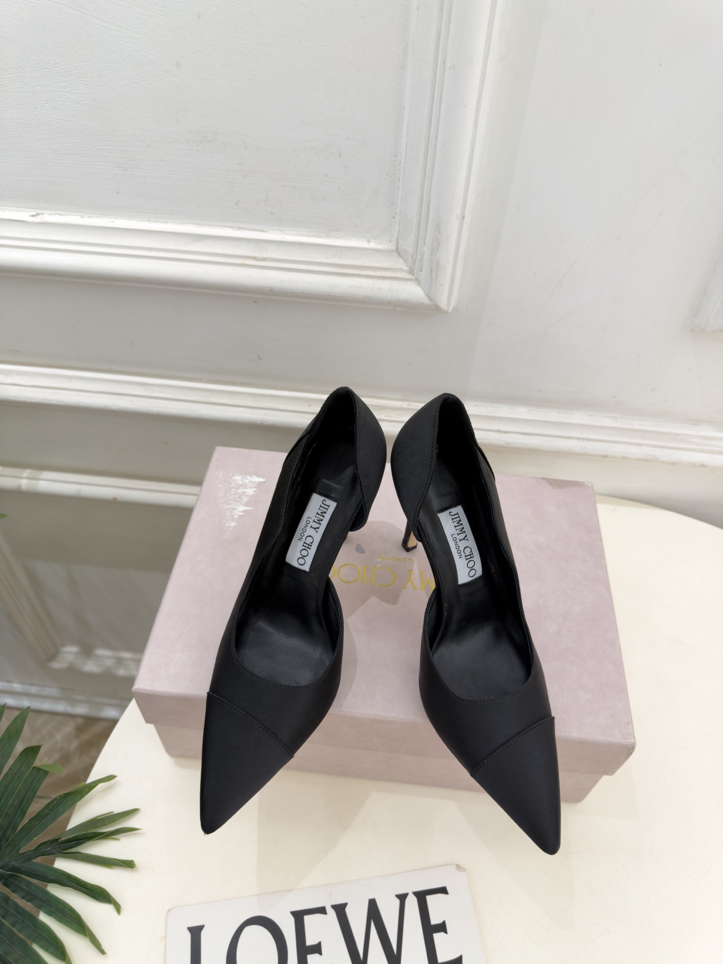 JimmyChoo 吉米周 26𝐬𝐬 ———      ✨ 2026秋冬新品 专柜最新 JC真丝缎面尖头内空高跟鞋  B
