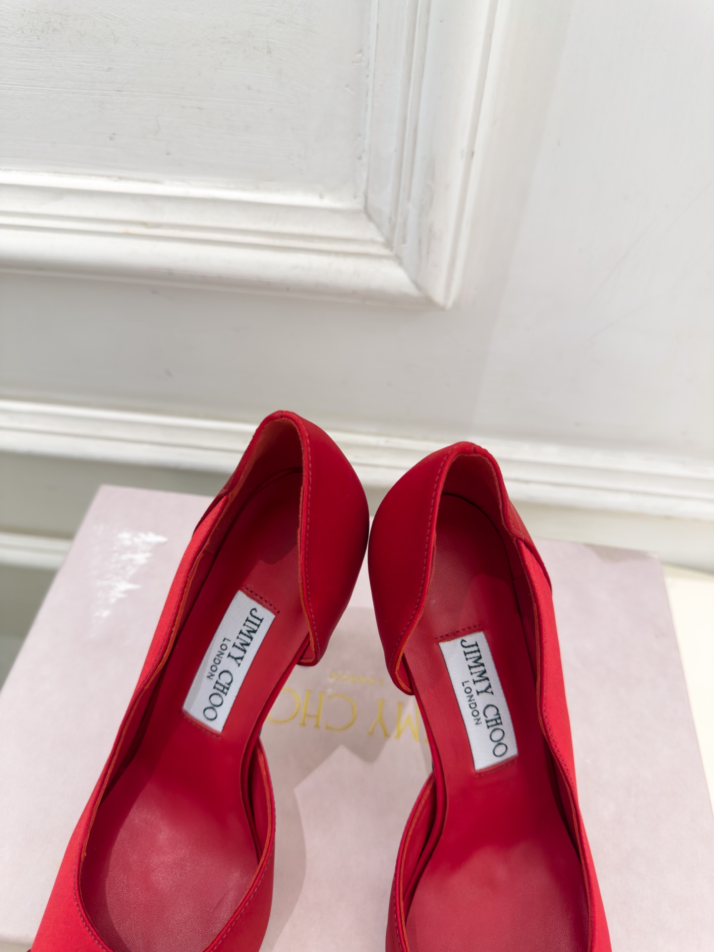 JimmyChoo 吉米周 26𝐬𝐬 ———      ✨ 2026秋冬新品 专柜最新 JC真丝缎面尖头内空高跟鞋  B