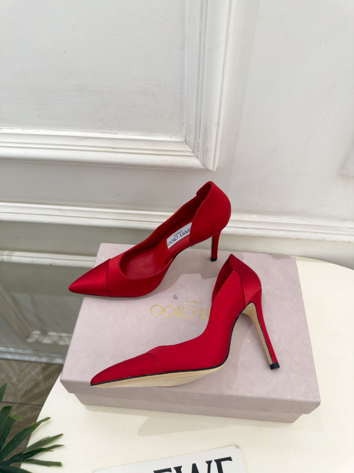 JimmyChoo 吉米周 26𝐬𝐬 ———      ✨ 2026秋冬新品 专柜最新 JC真丝缎面尖头内空高跟鞋  B