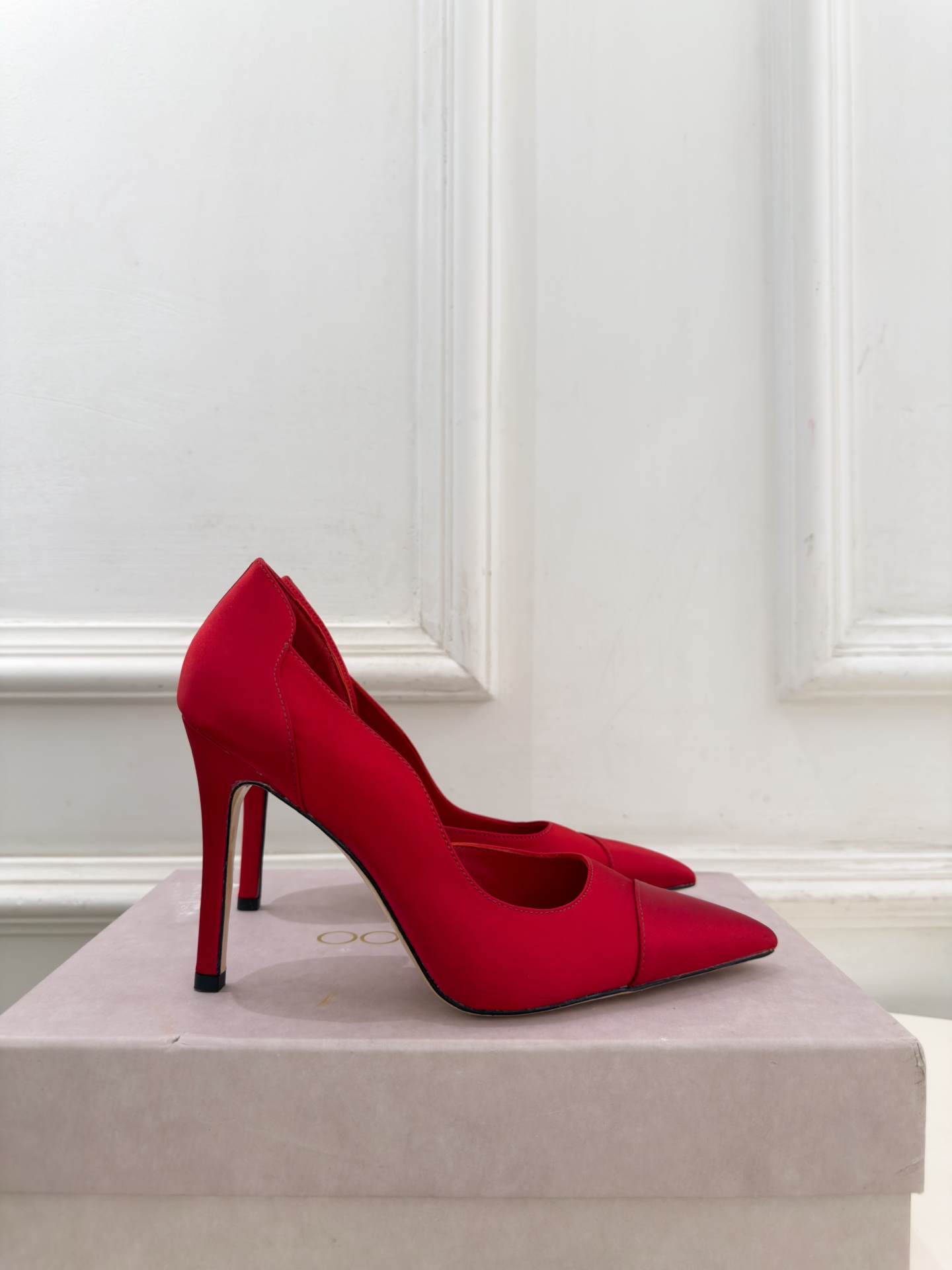 JimmyChoo 吉米周 26𝐬𝐬 ———      ✨ 2026秋冬新品 专柜最新 JC真丝缎面尖头内空高跟鞋  B