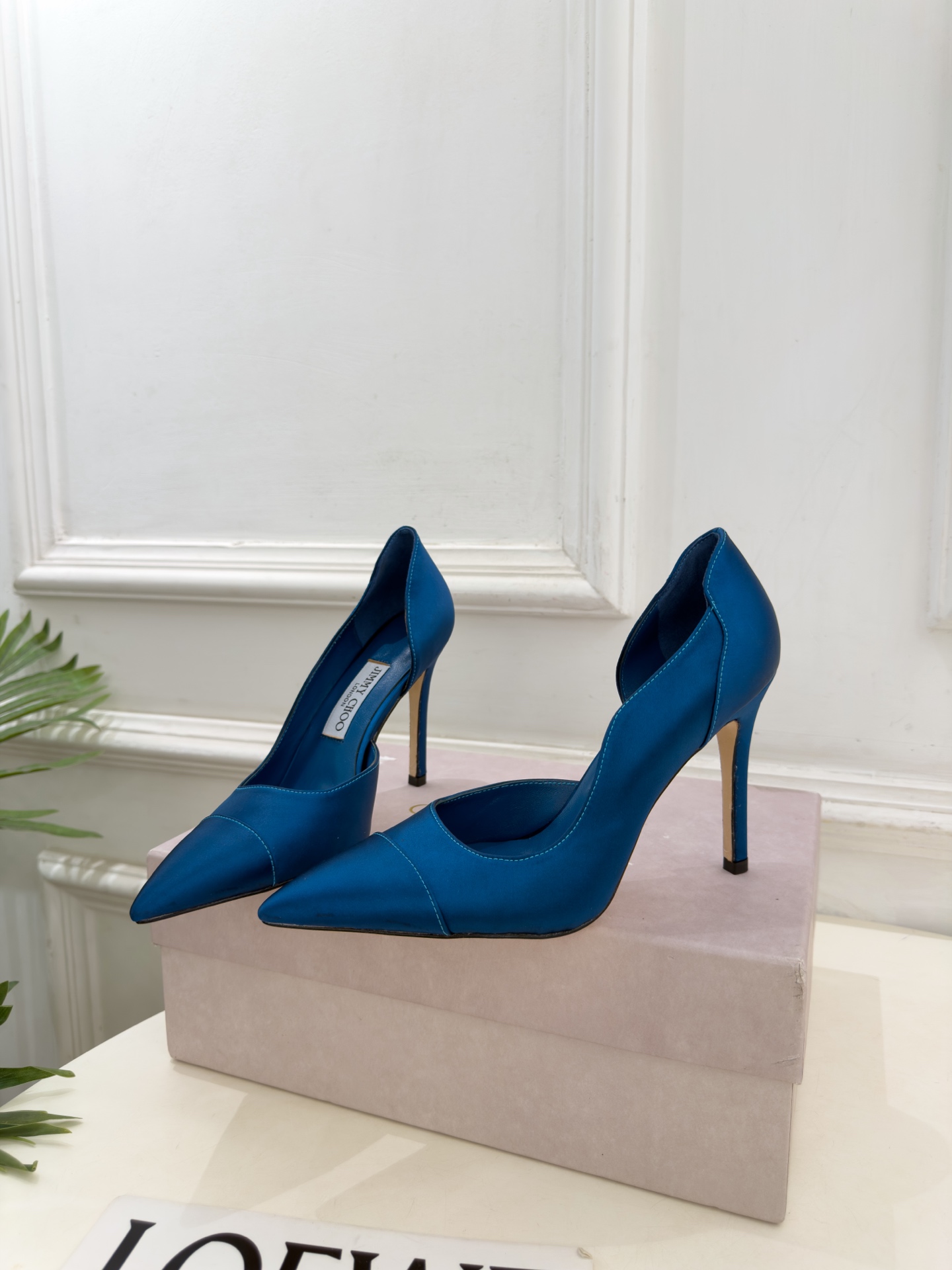 JimmyChoo 吉米周 26𝐬𝐬 ———      ✨ 2026秋冬新品 专柜最新 JC真丝缎面尖头内空高跟鞋  B