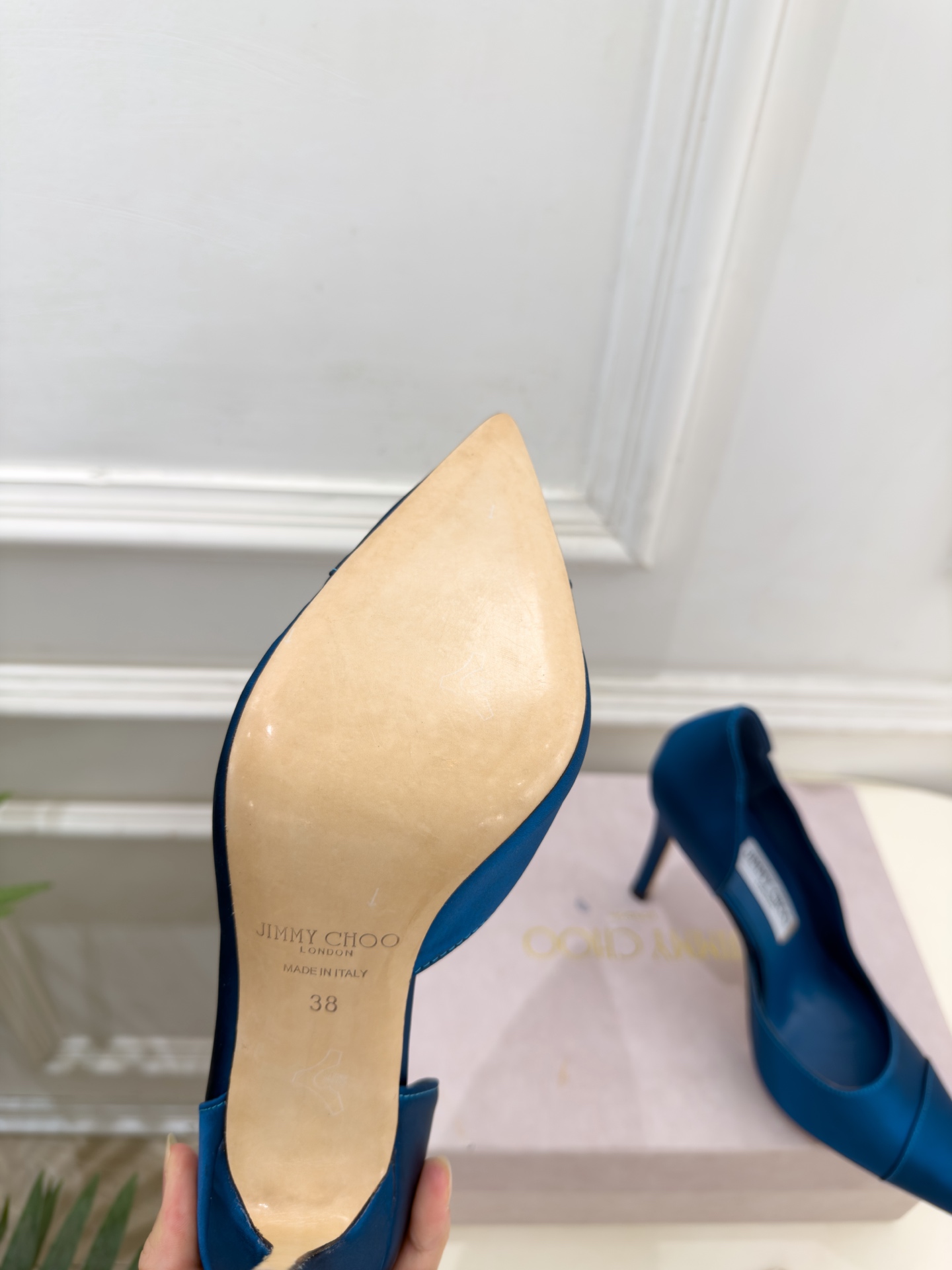 JimmyChoo 吉米周 26𝐬𝐬 ———      ✨ 2026秋冬新品 专柜最新 JC真丝缎面尖头内空高跟鞋  B