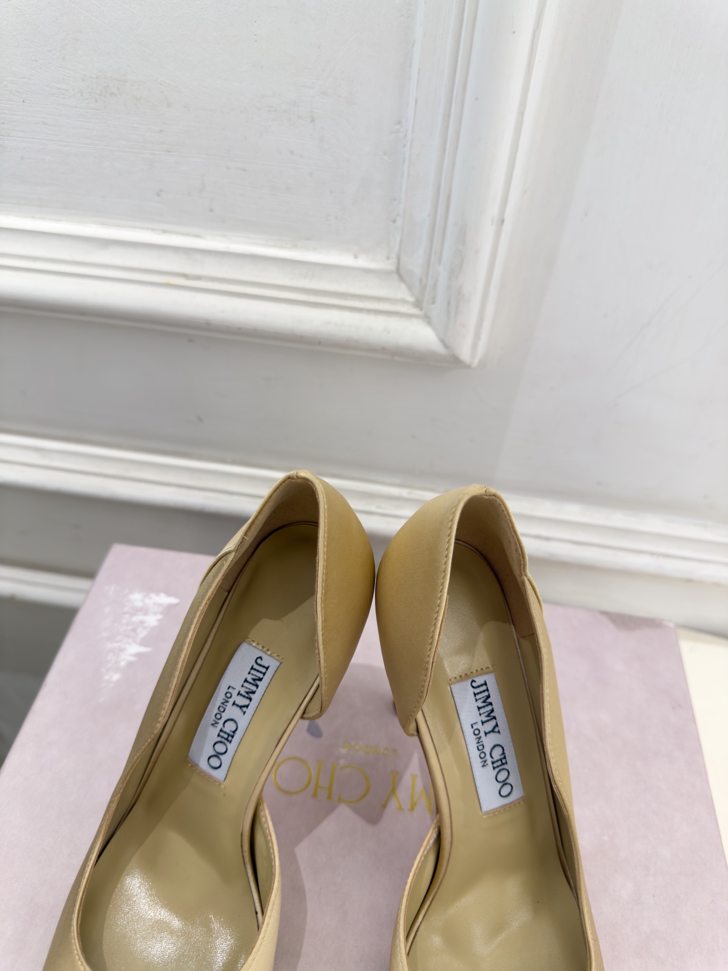 JimmyChoo 吉米周 26𝐬𝐬 ———      ✨ 2026秋冬新品 专柜最新 JC真丝缎面尖头内空高跟鞋  B