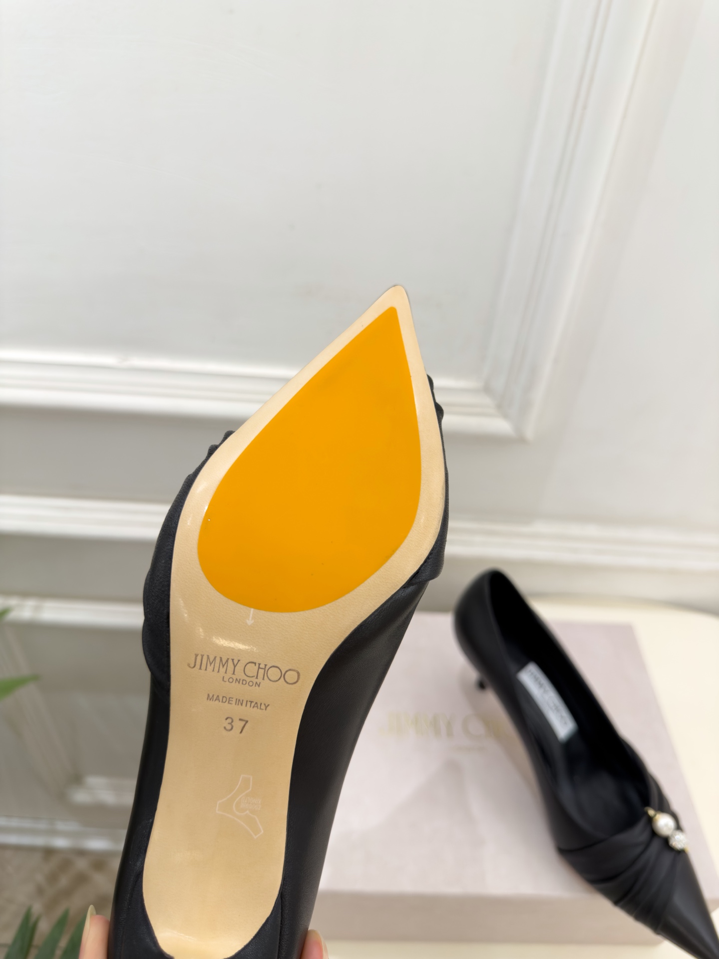 JimmyChoo 吉米周 26𝐬𝐬 ——— ✨ 2026秋冬新品 专柜最新JC珍珠水钻褶皱尖头高跟鞋 BS JimmyChoo 吉米周 26𝐬𝐬 ——— ✨ 2026秋冬新品 专柜最新JC珍珠水钻褶皱尖头高跟鞋 BS
