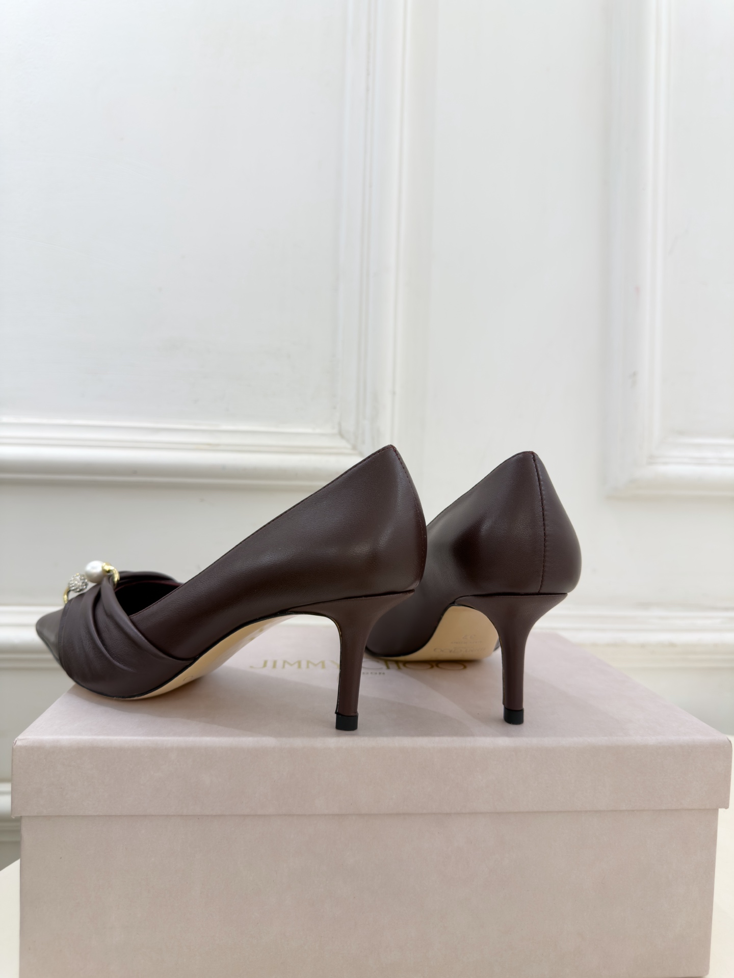 JimmyChoo 吉米周 26𝐬𝐬 ———      ✨ 2026秋冬新品 专柜最新JC珍珠水钻褶皱尖头高跟鞋  BS