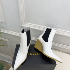 ALAÏA 阿莱亚26𝐬𝐬 2026秋冬新品 秀场同款 极简尖头立方体坡跟切尔西短靴 ————————— Alaïa ALAÏA 阿莱亚26𝐬𝐬 2026秋冬新品 秀场同款 极简尖头立方体坡跟切尔西短靴 ————————— Alaïa