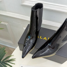 ALAÏA 阿莱亚26𝐬𝐬 2026秋冬新品 秀场同款 极简尖头立方体坡跟切尔西短靴 ————————— Alaïa ALAÏA 阿莱亚26𝐬𝐬 2026秋冬新品 秀场同款 极简尖头立方体坡跟切尔西短靴 ————————— Alaïa