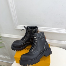 LV | 路易威登 26𝐬𝐬 🧡💚2026秋冬新品 顶级版本⚠️ 专柜主打最新款 LV REMIX 战地靴系带厚 LV | 路易威登 26𝐬𝐬 🧡💚2026秋冬新品 顶级版本⚠️ 专柜主打最新款 LV REMIX 战地靴系带厚