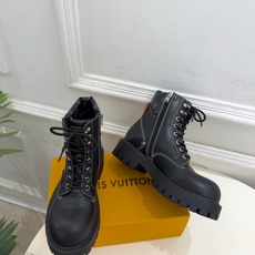 LV | 路易威登 26𝐬𝐬 🧡💚2026秋冬新品 顶级版本⚠️ 专柜主打最新款 LV REMIX 战地靴系带厚 LV | 路易威登 26𝐬𝐬 🧡💚2026秋冬新品 顶级版本⚠️ 专柜主打最新款 LV REMIX 战地靴系带厚