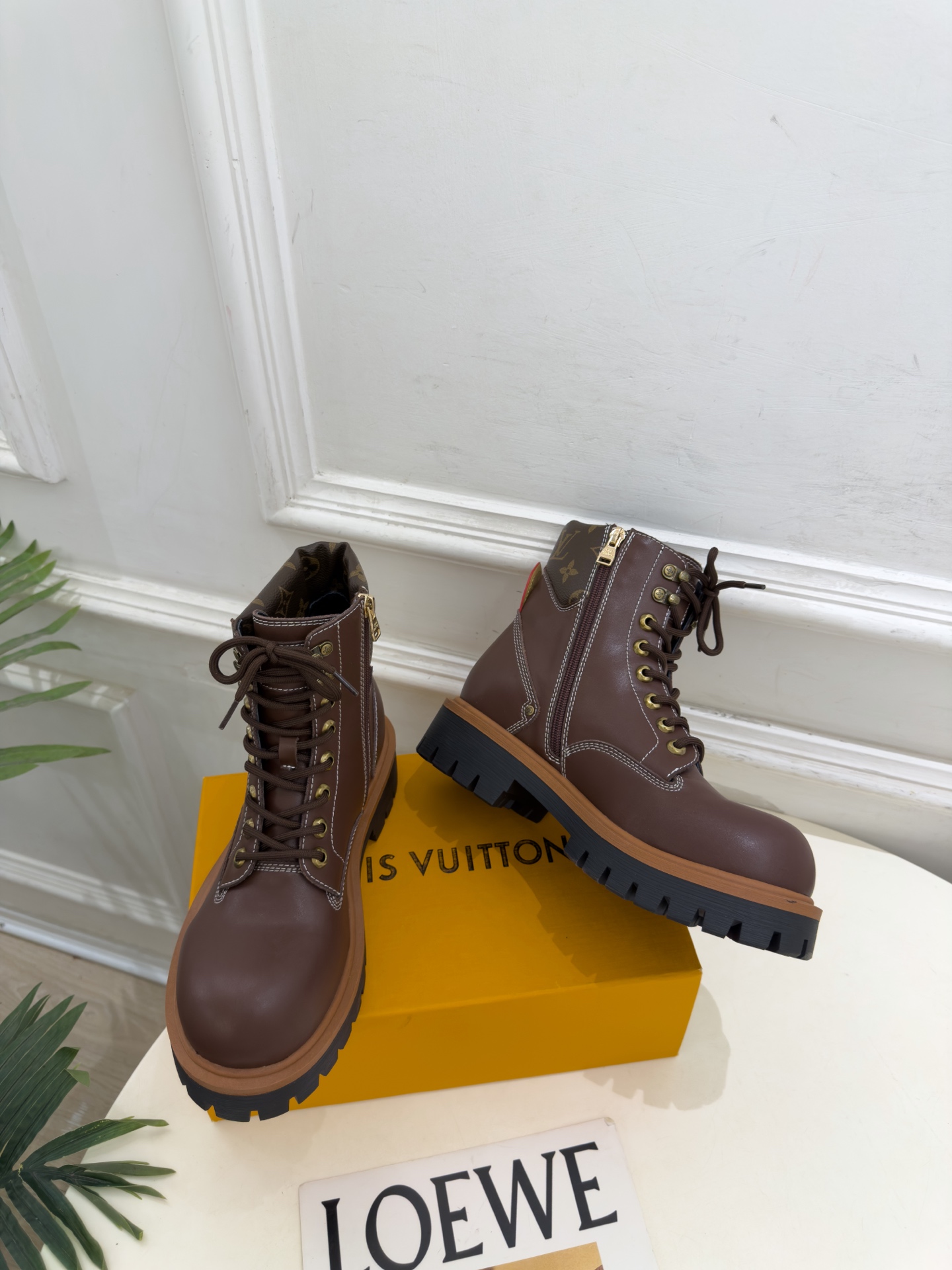 LV  | 路易威登  26𝐬𝐬 🧡💚2026秋冬新品   顶级版本⚠️ 专柜主打最新款 LV REMIX 战地靴系带厚