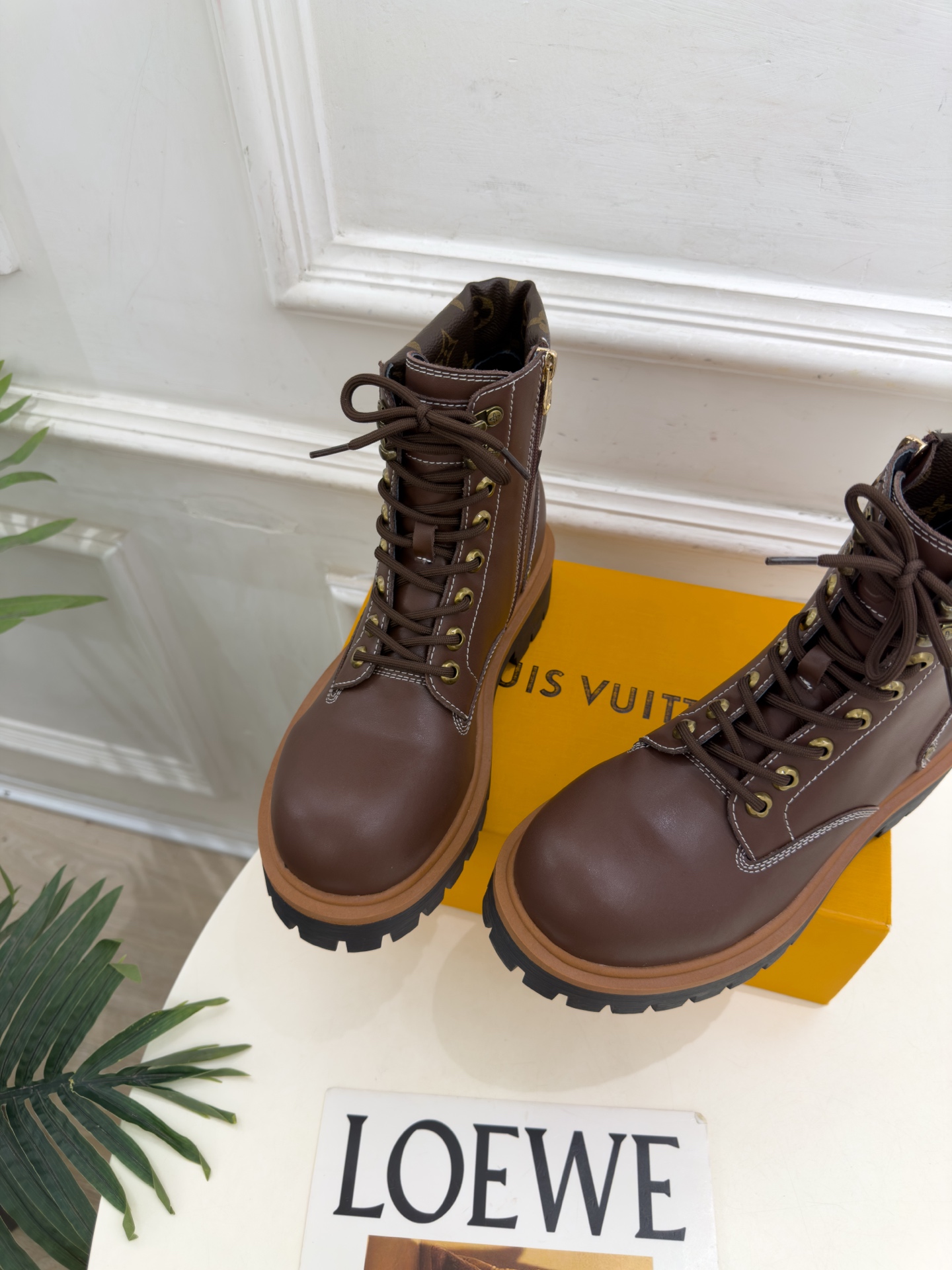 LV  | 路易威登  26𝐬𝐬 🧡💚2026秋冬新品   顶级版本⚠️ 专柜主打最新款 LV REMIX 战地靴系带厚