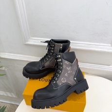 LV | 路易威登 26𝐬𝐬 🧡💚2026秋冬新品 顶级版本⚠️ 专柜主打最新款 LV REMIX 战地靴系带厚 LV | 路易威登 26𝐬𝐬 🧡💚2026秋冬新品 顶级版本⚠️ 专柜主打最新款 LV REMIX 战地靴系带厚