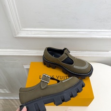 LV | 路易威登 26𝐬𝐬 🧡💚2026秋冬新品 顶级版本⚠️ 专柜主打最新款LV CHECKER情侣款厚底玛丽 LV | 路易威登 26𝐬𝐬 🧡💚2026秋冬新品 顶级版本⚠️ 专柜主打最新款LV CHECKER情侣款厚底玛丽