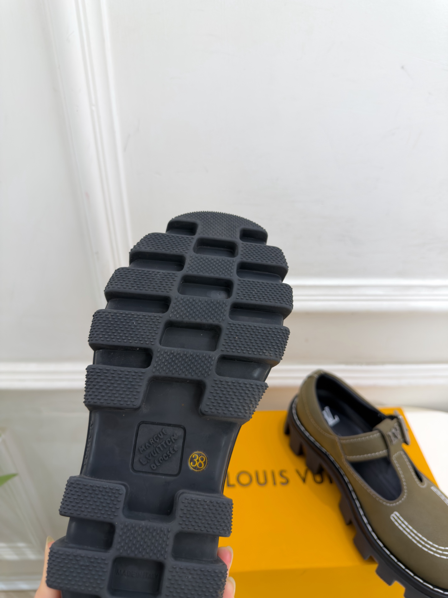 LV | 路易威登 26𝐬𝐬 🧡💚2026秋冬新品 顶级版本⚠️ 专柜主打最新款LV CHECKER情侣款厚底玛丽 LV | 路易威登 26𝐬𝐬 🧡💚2026秋冬新品 顶级版本⚠️ 专柜主打最新款LV CHECKER情侣款厚底玛丽