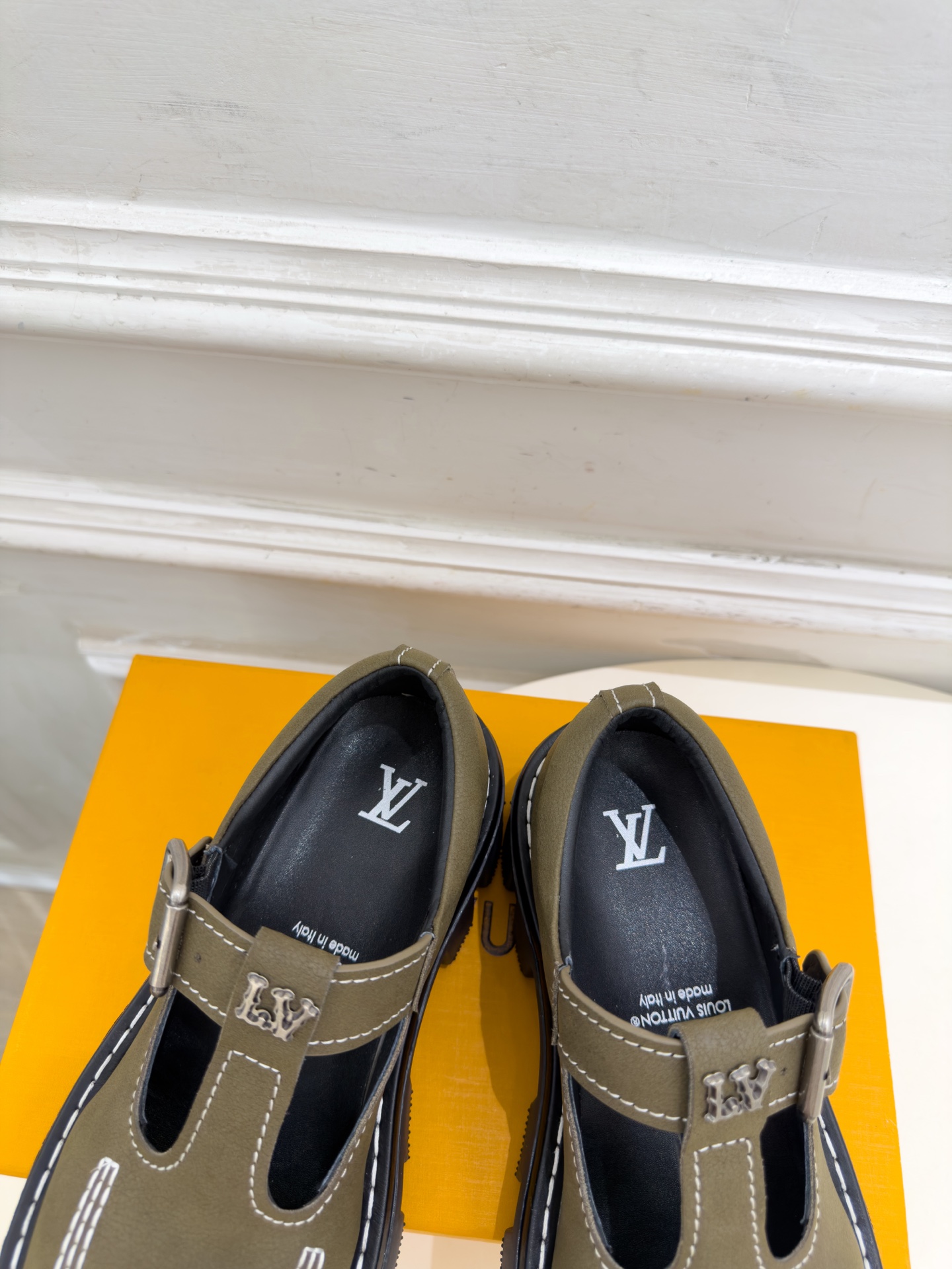 LV | 路易威登 26𝐬𝐬 🧡💚2026秋冬新品 顶级版本⚠️ 专柜主打最新款LV CHECKER情侣款厚底玛丽 LV | 路易威登 26𝐬𝐬 🧡💚2026秋冬新品 顶级版本⚠️ 专柜主打最新款LV CHECKER情侣款厚底玛丽