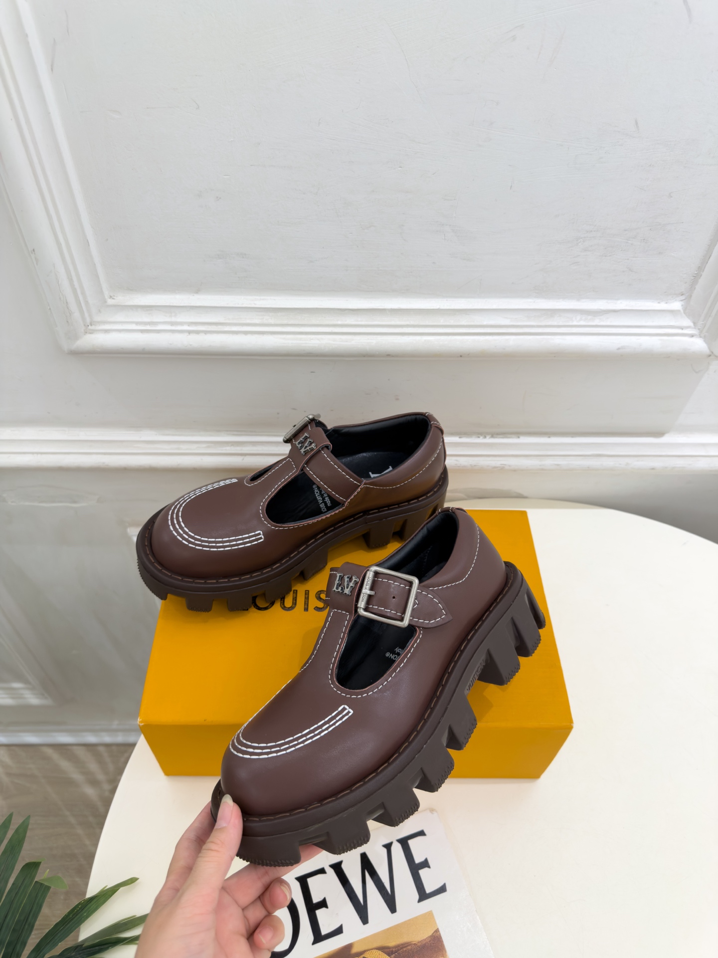 LV | 路易威登 26𝐬𝐬 🧡💚2026秋冬新品 顶级版本⚠️ 专柜主打最新款LV CHECKER情侣款厚底玛丽 LV | 路易威登 26𝐬𝐬 🧡💚2026秋冬新品 顶级版本⚠️ 专柜主打最新款LV CHECKER情侣款厚底玛丽