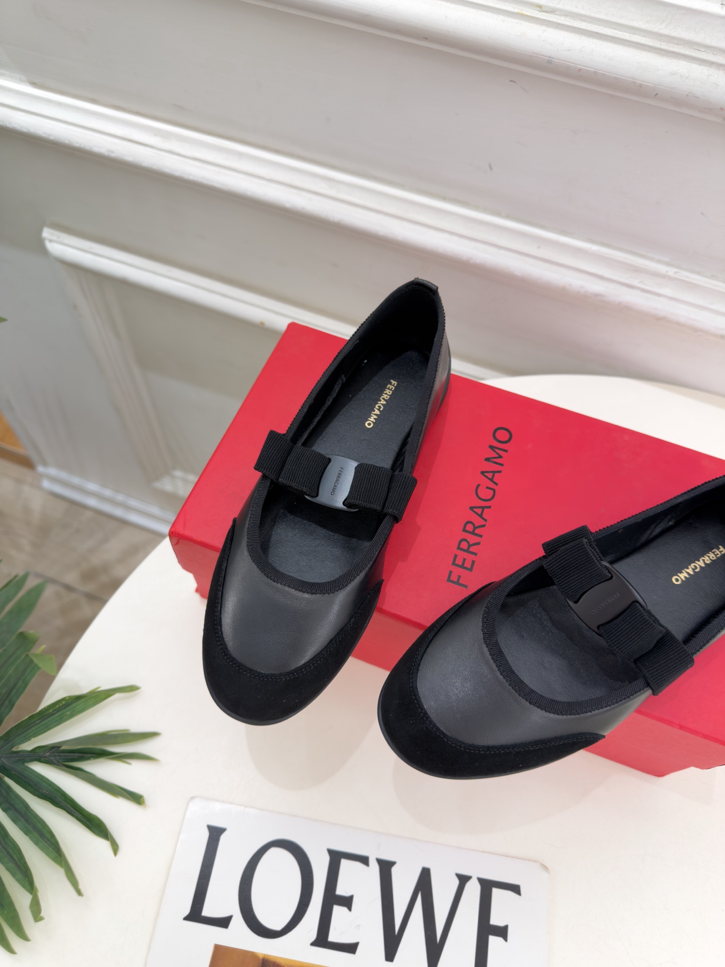 Ferragamo｜菲拉格慕26𝐬𝐬 2026秋冬新品 蝴蝶结平底玛丽珍鞋 火爆上新！   这鞋绝对是黑马选手 颜值超高