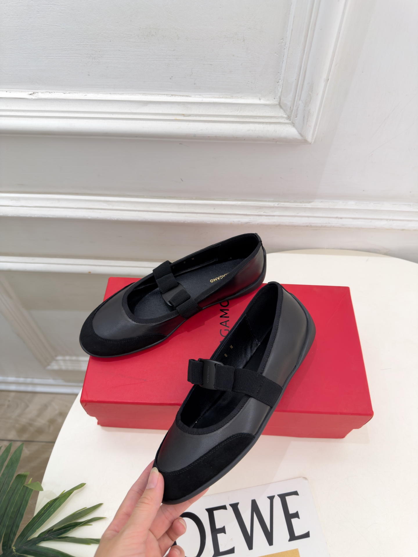 Ferragamo｜菲拉格慕26𝐬𝐬 2026秋冬新品 蝴蝶结平底玛丽珍鞋 火爆上新！   这鞋绝对是黑马选手 颜值超高