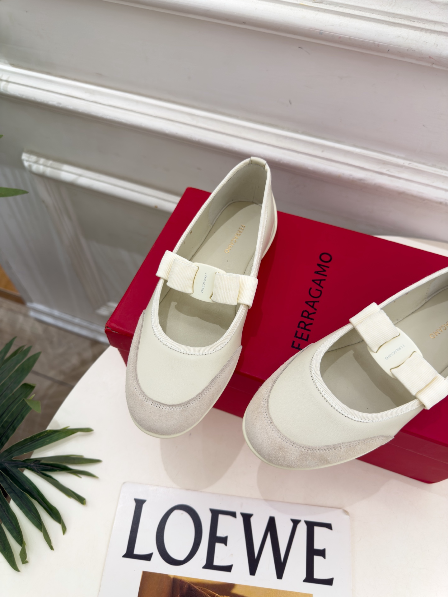 Ferragamo｜菲拉格慕26𝐬𝐬 2026秋冬新品 蝴蝶结平底玛丽珍鞋 火爆上新！   这鞋绝对是黑马选手 颜值超高