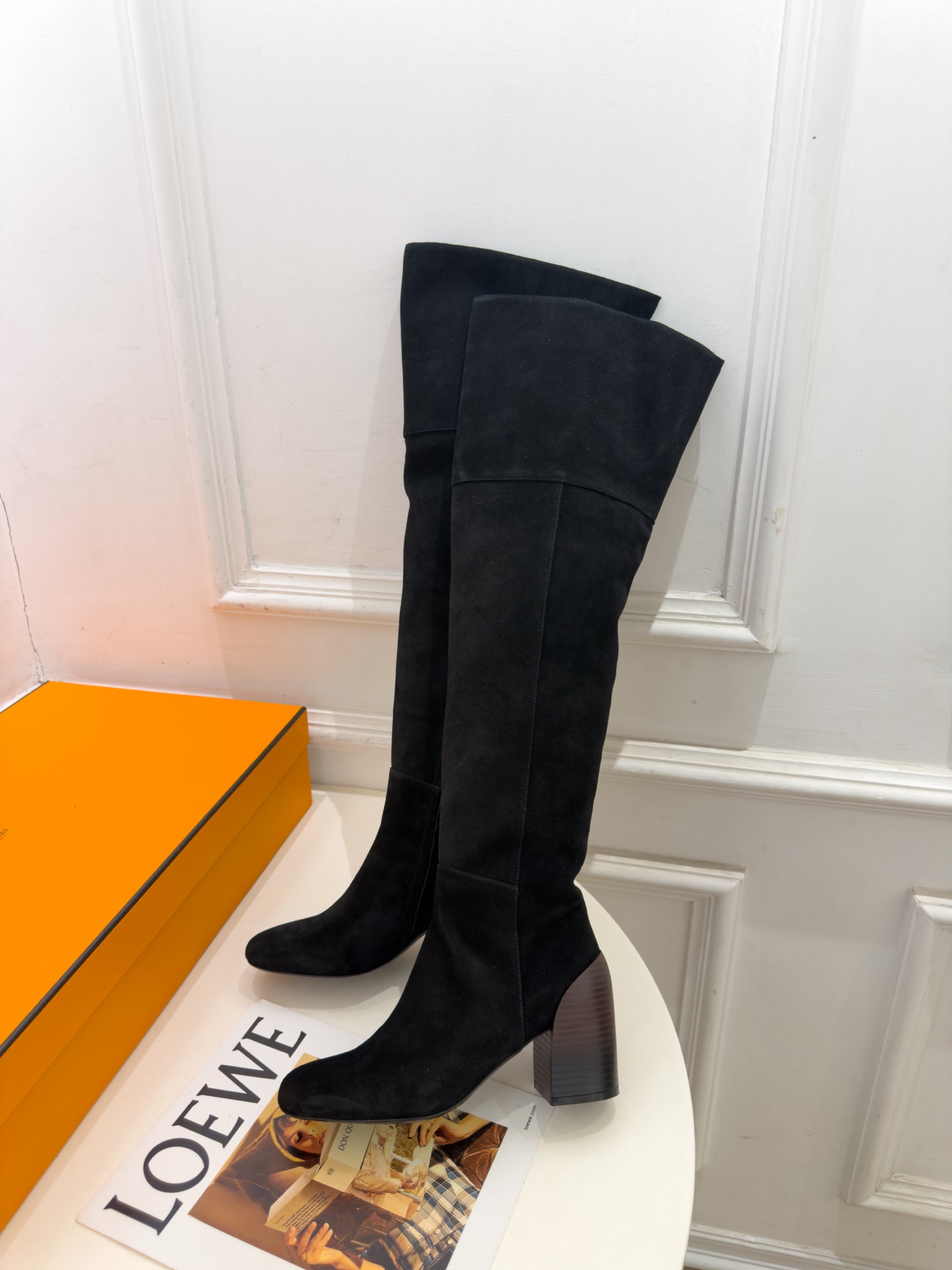 🐎𝐇𝐄𝐑𝐌𝐄* 爱玛仕 26𝐬𝐬 🌈H家专柜新款 2026秋冬新品 极简复古侧拉链粗跟过膝长靴 系列〰 ◽鞋面:原版特 🐎𝐇𝐄𝐑𝐌𝐄* 爱玛仕 26𝐬𝐬 🌈H家专柜新款 2026秋冬新品 极简复古侧拉链粗跟过膝长靴 系列〰 ◽鞋面:原版特
