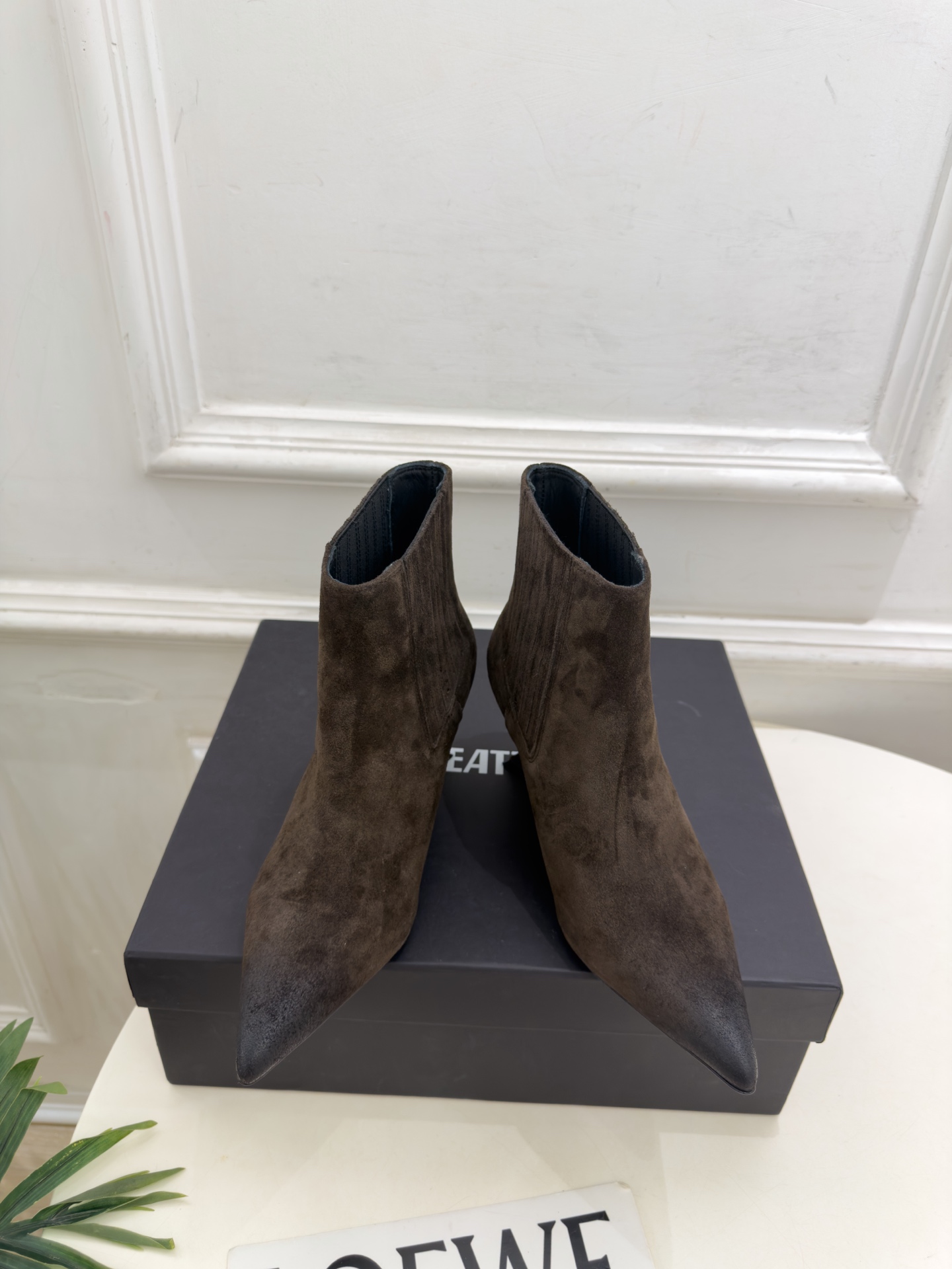 THE ATTICO 2026秋冬新品 复古做旧尖头异形坡跟松紧短靴———————————— 一个极简风格来诠释百搭的味
