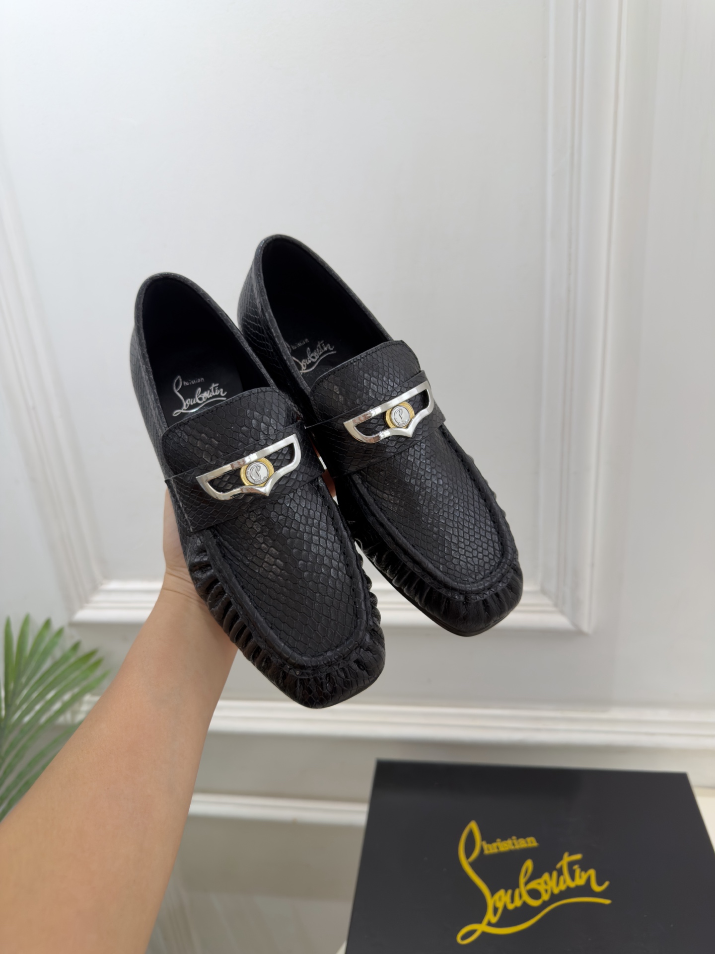 Christian Louboutin路铂廷 26ss ✨ 2026秋冬新品 CL复古褶皱情侣款乐福鞋 小皮鞋系列，顶级