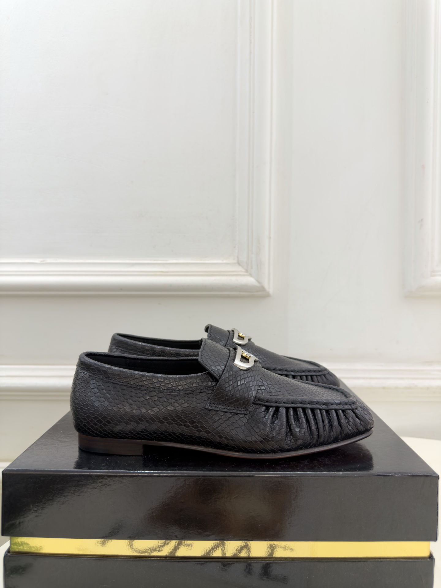 Christian Louboutin路铂廷 26ss ✨ 2026秋冬新品 CL复古褶皱情侣款乐福鞋 小皮鞋系列，顶级