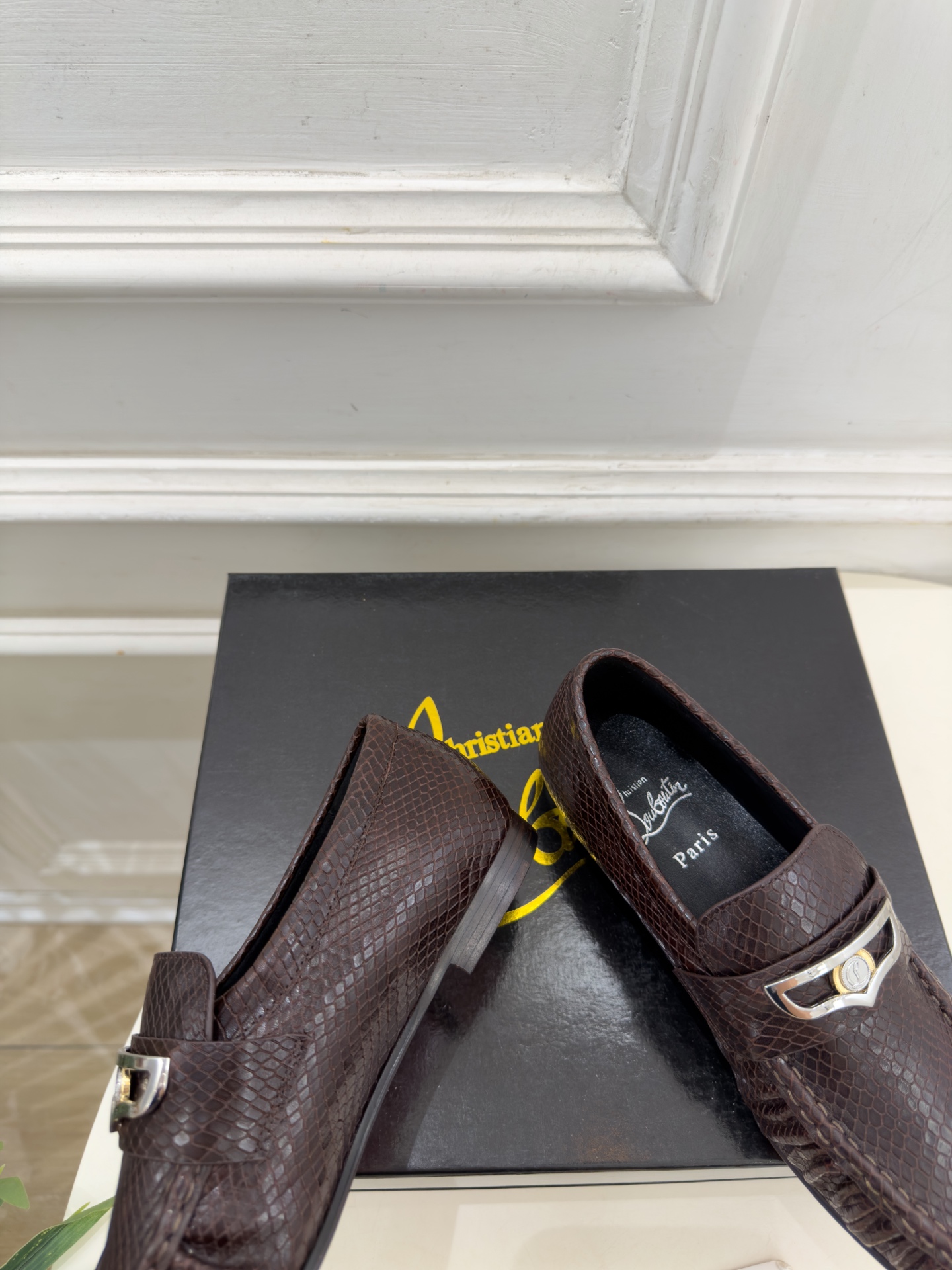 Christian Louboutin路铂廷 26ss ✨ 2026秋冬新品 CL复古褶皱情侣款乐福鞋 小皮鞋系列,顶级 Christian Louboutin路铂廷 26ss ✨ 2026秋冬新品 CL复古褶皱情侣款乐福鞋 小皮鞋系列,顶级