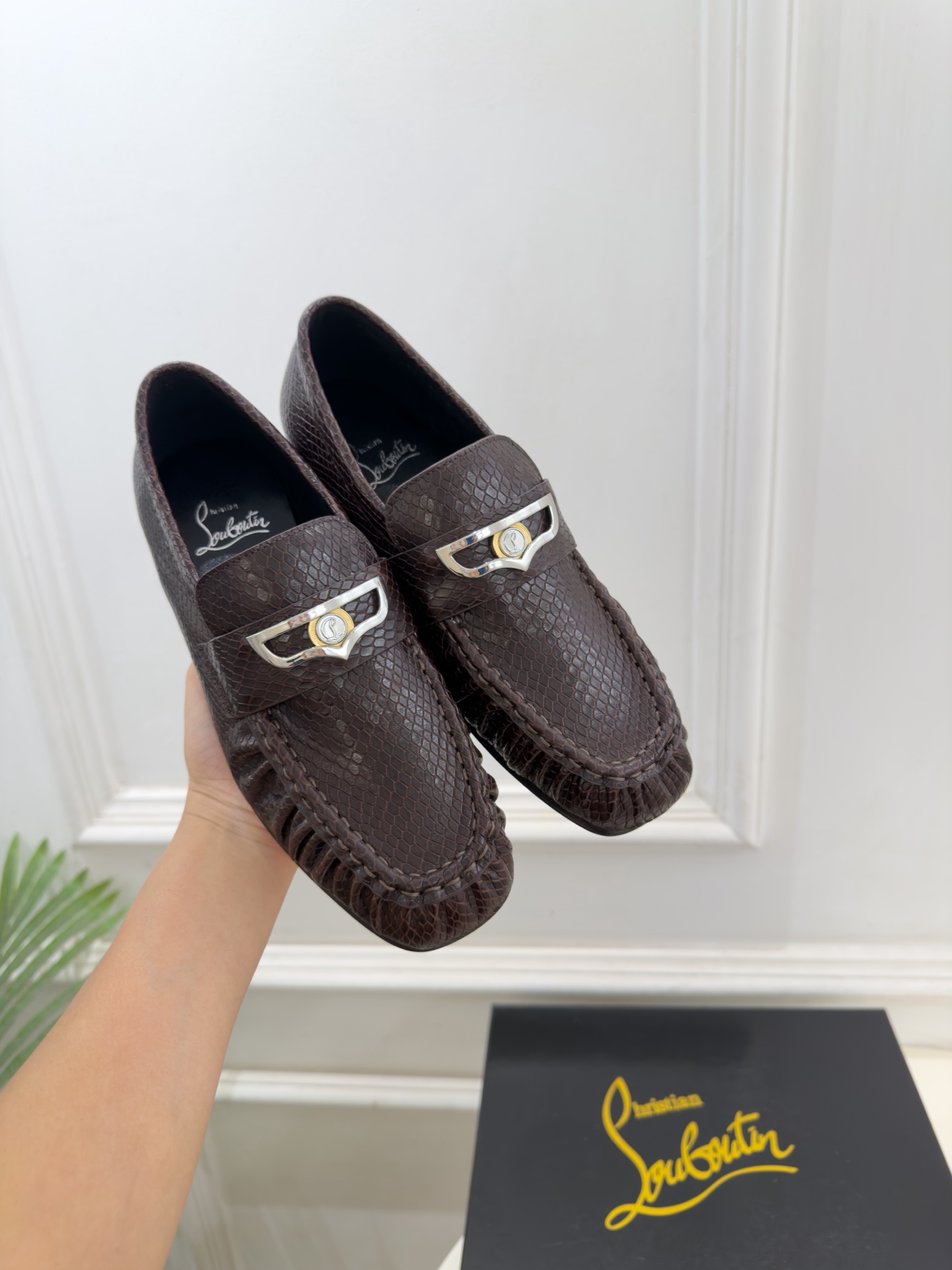 Christian Louboutin路铂廷 26ss ✨ 2026秋冬新品 CL复古褶皱情侣款乐福鞋 小皮鞋系列,顶级 Christian Louboutin路铂廷 26ss ✨ 2026秋冬新品 CL复古褶皱情侣款乐福鞋 小皮鞋系列,顶级