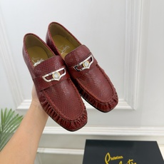 Christian Louboutin路铂廷 26ss ✨ 2026秋冬新品 CL复古褶皱情侣款乐福鞋 小皮鞋系列,顶级 Christian Louboutin路铂廷 26ss ✨ 2026秋冬新品 CL复古褶皱情侣款乐福鞋 小皮鞋系列,顶级