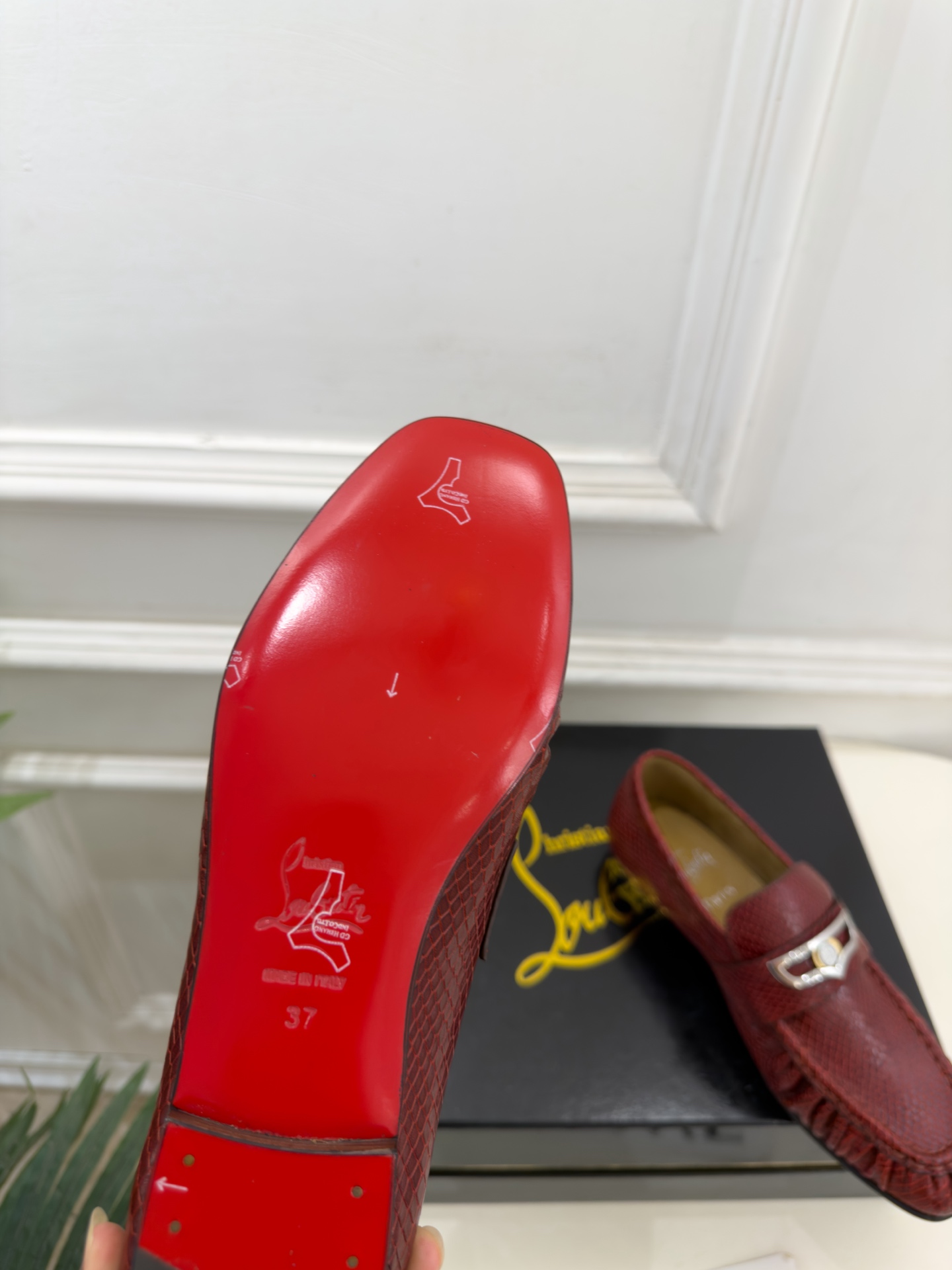Christian Louboutin路铂廷 26ss ✨ 2026秋冬新品 CL复古褶皱情侣款乐福鞋 小皮鞋系列,顶级 Christian Louboutin路铂廷 26ss ✨ 2026秋冬新品 CL复古褶皱情侣款乐福鞋 小皮鞋系列,顶级