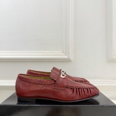 Christian Louboutin路铂廷 26ss ✨ 2026秋冬新品 CL复古褶皱情侣款乐福鞋 小皮鞋系列,顶级 Christian Louboutin路铂廷 26ss ✨ 2026秋冬新品 CL复古褶皱情侣款乐福鞋 小皮鞋系列,顶级
