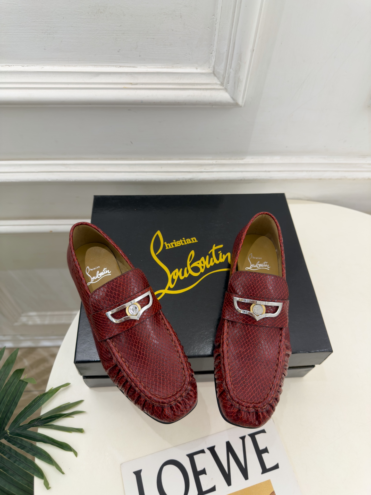 Christian Louboutin路铂廷 26ss ✨ 2026秋冬新品 CL复古褶皱情侣款乐福鞋 小皮鞋系列,顶级 Christian Louboutin路铂廷 26ss ✨ 2026秋冬新品 CL复古褶皱情侣款乐福鞋 小皮鞋系列,顶级
