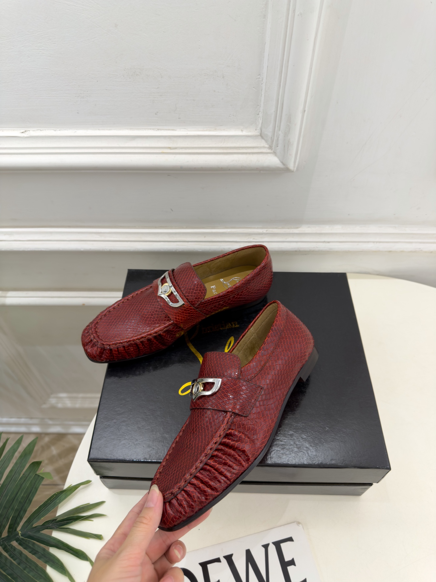 Christian Louboutin路铂廷 26ss ✨ 2026秋冬新品 CL复古褶皱情侣款乐福鞋 小皮鞋系列,顶级 Christian Louboutin路铂廷 26ss ✨ 2026秋冬新品 CL复古褶皱情侣款乐福鞋 小皮鞋系列,顶级