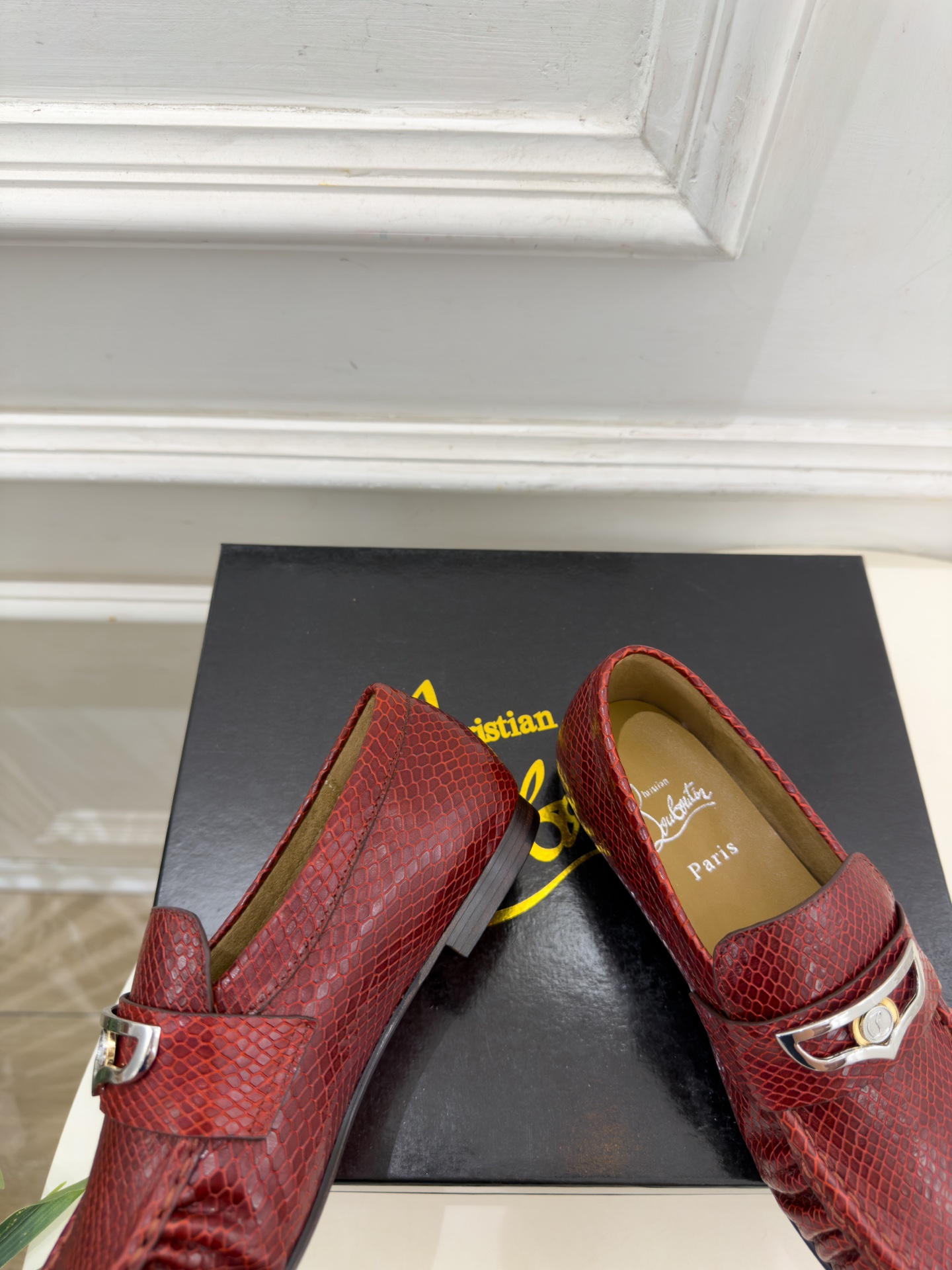 Christian Louboutin路铂廷 26ss ✨ 2026秋冬新品 CL复古褶皱情侣款乐福鞋 小皮鞋系列,顶级 Christian Louboutin路铂廷 26ss ✨ 2026秋冬新品 CL复古褶皱情侣款乐福鞋 小皮鞋系列,顶级