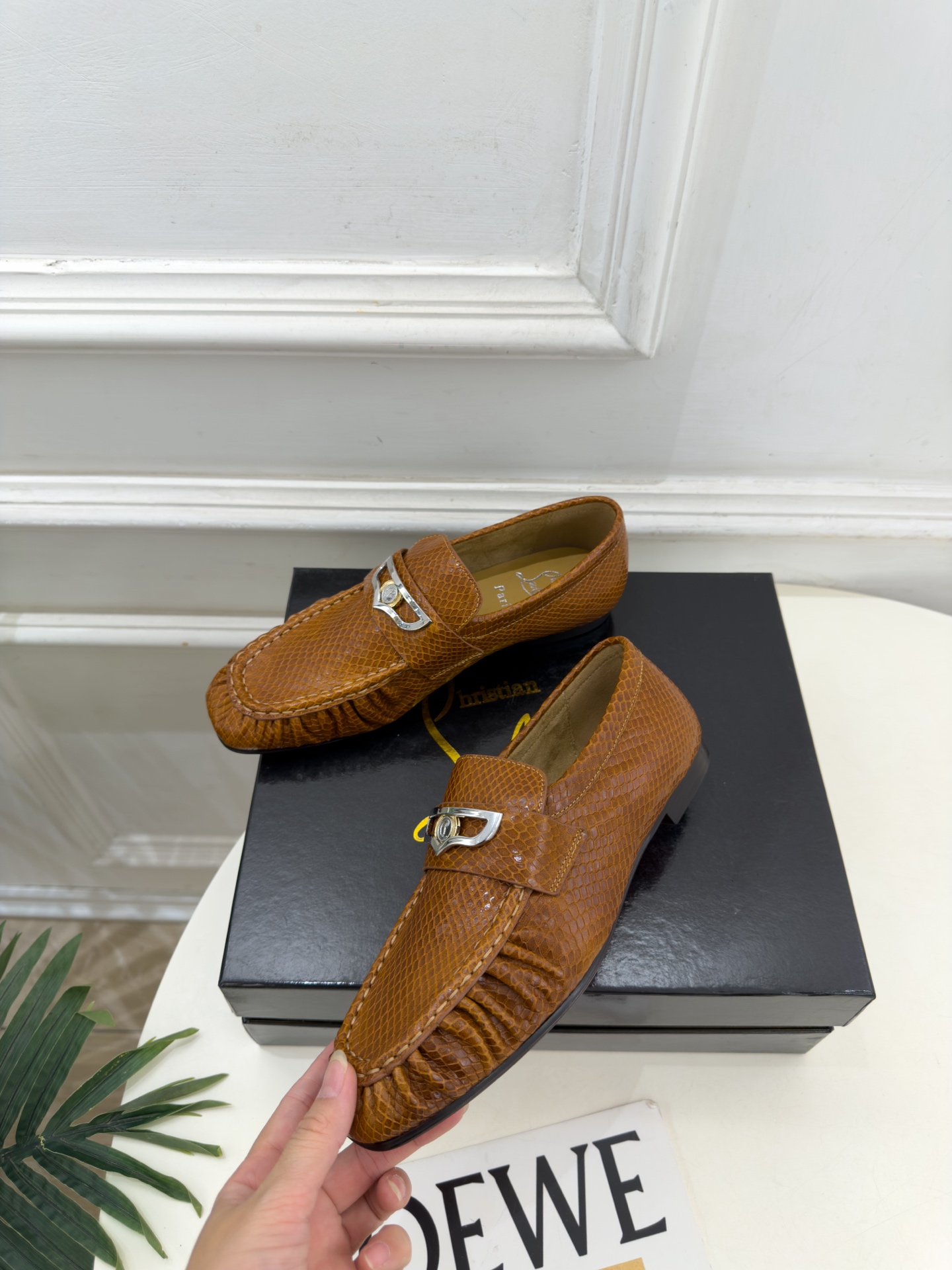 Christian Louboutin路铂廷 26ss ✨ 2026秋冬新品 CL复古褶皱情侣款乐福鞋 小皮鞋系列,顶级 Christian Louboutin路铂廷 26ss ✨ 2026秋冬新品 CL复古褶皱情侣款乐福鞋 小皮鞋系列,顶级