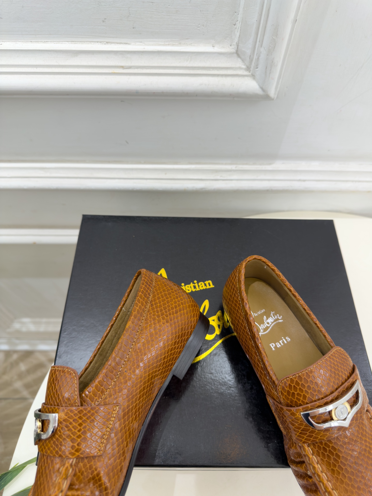 Christian Louboutin路铂廷 26ss ✨ 2026秋冬新品 CL复古褶皱情侣款乐福鞋 小皮鞋系列,顶级 Christian Louboutin路铂廷 26ss ✨ 2026秋冬新品 CL复古褶皱情侣款乐福鞋 小皮鞋系列,顶级