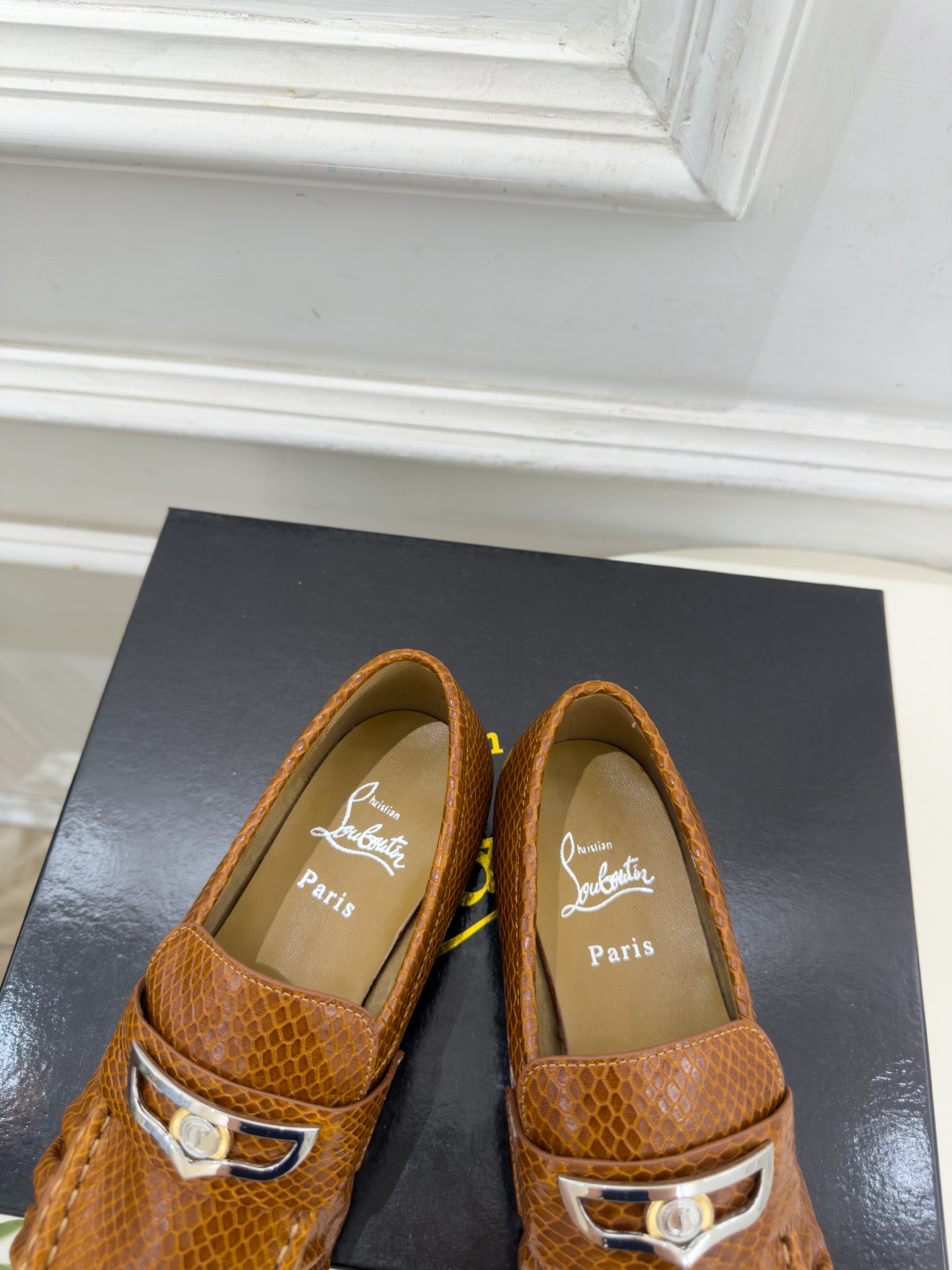 Christian Louboutin路铂廷 26ss ✨ 2026秋冬新品 CL复古褶皱情侣款乐福鞋 小皮鞋系列,顶级 Christian Louboutin路铂廷 26ss ✨ 2026秋冬新品 CL复古褶皱情侣款乐福鞋 小皮鞋系列,顶级