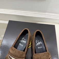 Christian Louboutin路铂廷 26ss ✨ 2026秋冬新品 CL复古褶皱情侣款乐福鞋 小皮鞋系列,顶级 Christian Louboutin路铂廷 26ss ✨ 2026秋冬新品 CL复古褶皱情侣款乐福鞋 小皮鞋系列,顶级