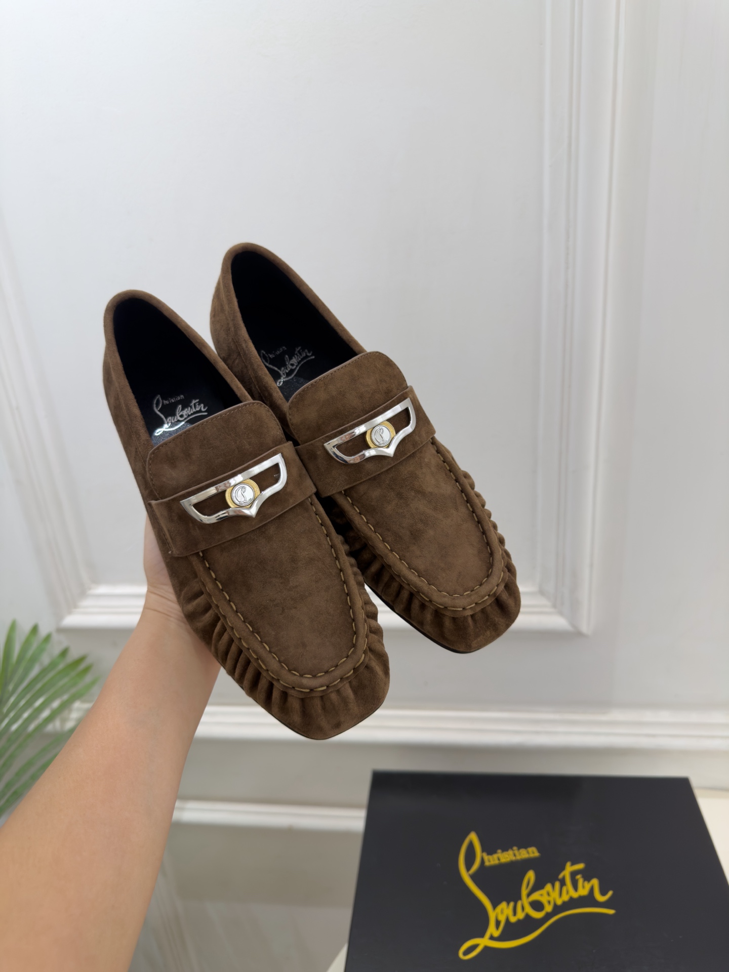 Christian Louboutin路铂廷 26ss ✨ 2026秋冬新品 CL复古褶皱情侣款乐福鞋 小皮鞋系列,顶级 Christian Louboutin路铂廷 26ss ✨ 2026秋冬新品 CL复古褶皱情侣款乐福鞋 小皮鞋系列,顶级