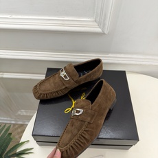Christian Louboutin路铂廷 26ss ✨ 2026秋冬新品 CL复古褶皱情侣款乐福鞋 小皮鞋系列,顶级 Christian Louboutin路铂廷 26ss ✨ 2026秋冬新品 CL复古褶皱情侣款乐福鞋 小皮鞋系列,顶级