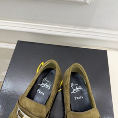 Christian Louboutin路铂廷 26ss ✨ 2026秋冬新品 CL复古褶皱情侣款乐福鞋 小皮鞋系列,顶级 Christian Louboutin路铂廷 26ss ✨ 2026秋冬新品 CL复古褶皱情侣款乐福鞋 小皮鞋系列,顶级