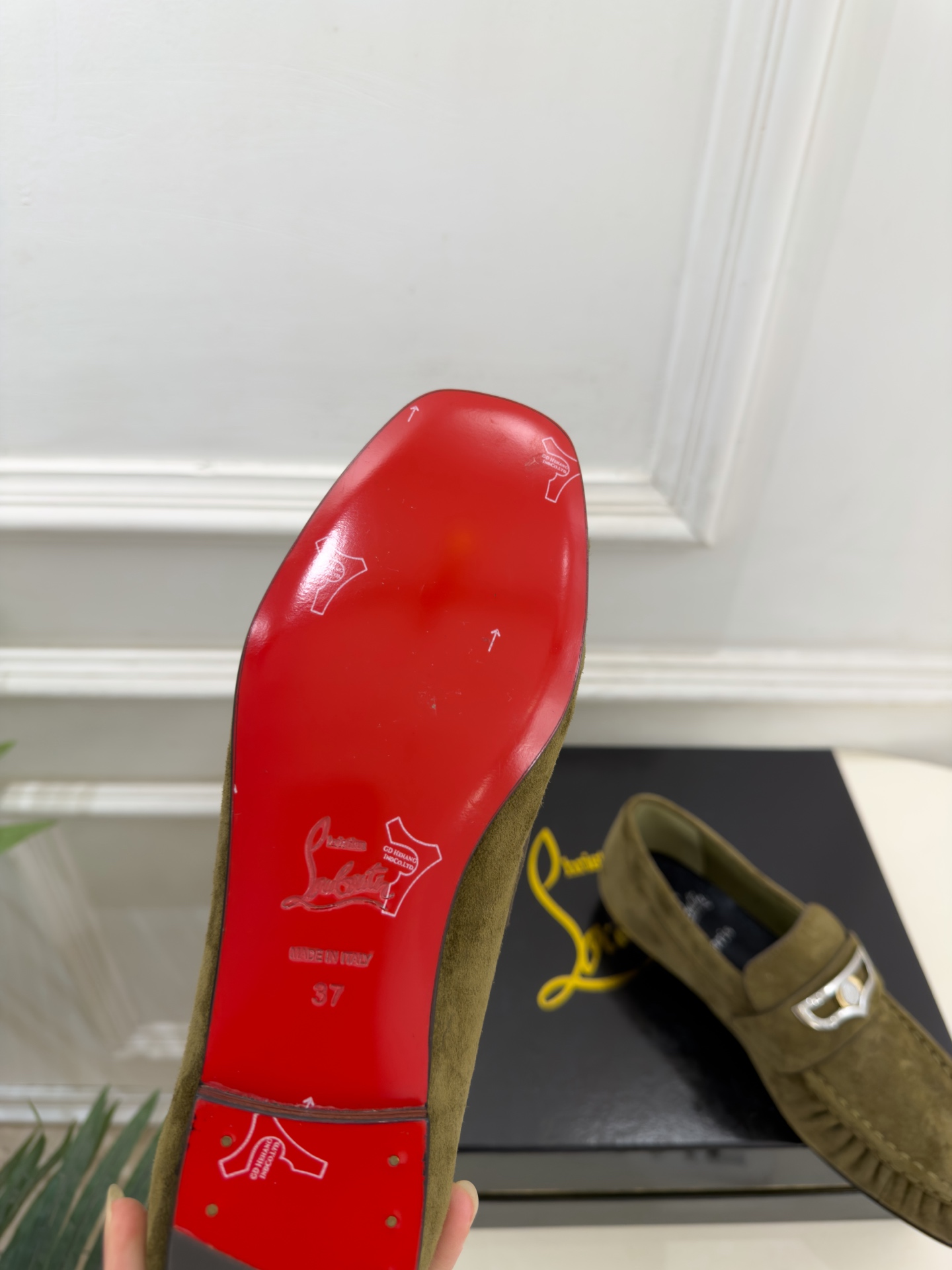 Christian Louboutin路铂廷 26ss ✨ 2026秋冬新品 CL复古褶皱情侣款乐福鞋 小皮鞋系列,顶级 Christian Louboutin路铂廷 26ss ✨ 2026秋冬新品 CL复古褶皱情侣款乐福鞋 小皮鞋系列,顶级