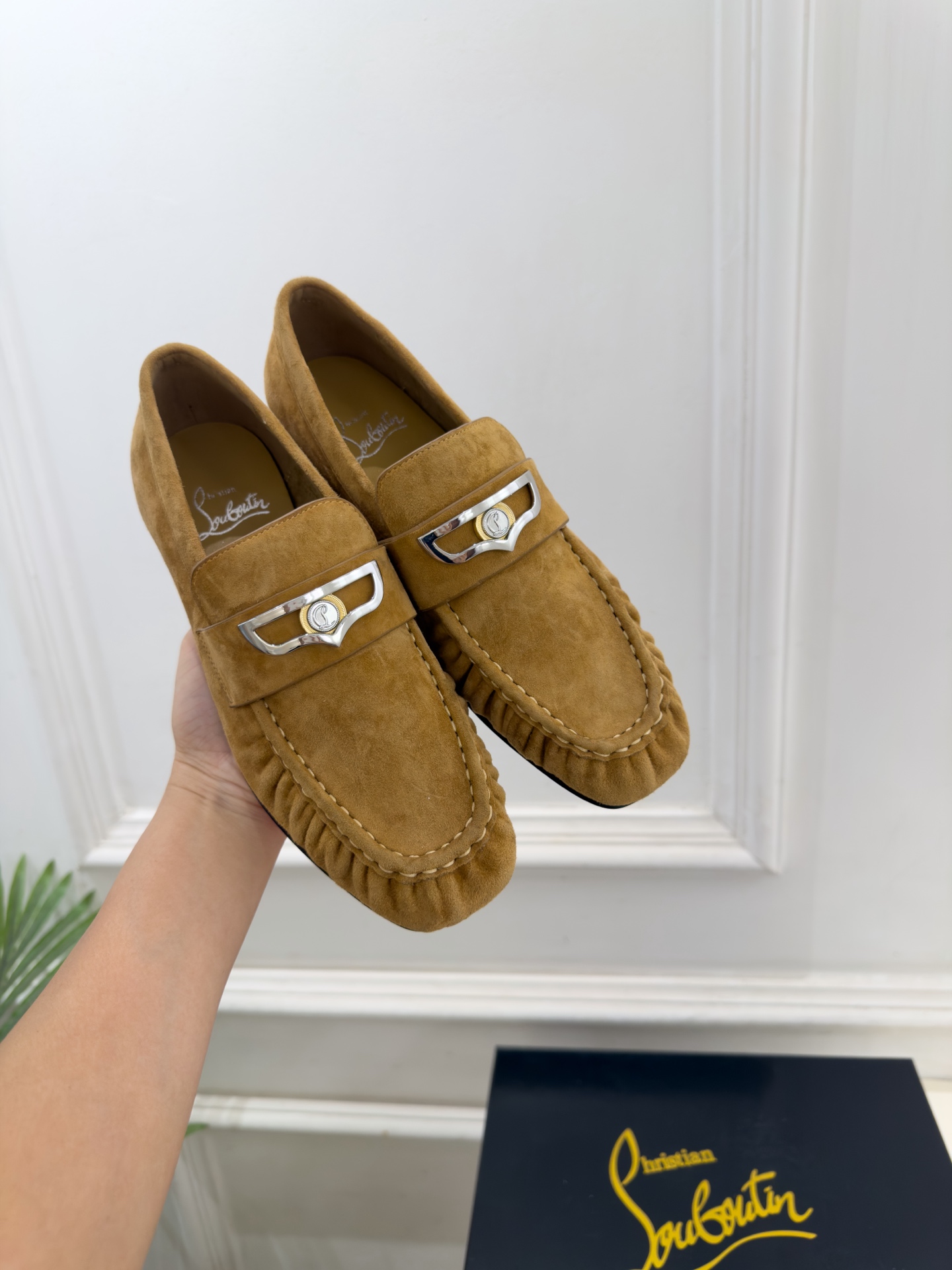 Christian Louboutin路铂廷 26ss ✨ 2026秋冬新品 CL复古褶皱情侣款乐福鞋 小皮鞋系列,顶级 Christian Louboutin路铂廷 26ss ✨ 2026秋冬新品 CL复古褶皱情侣款乐福鞋 小皮鞋系列,顶级