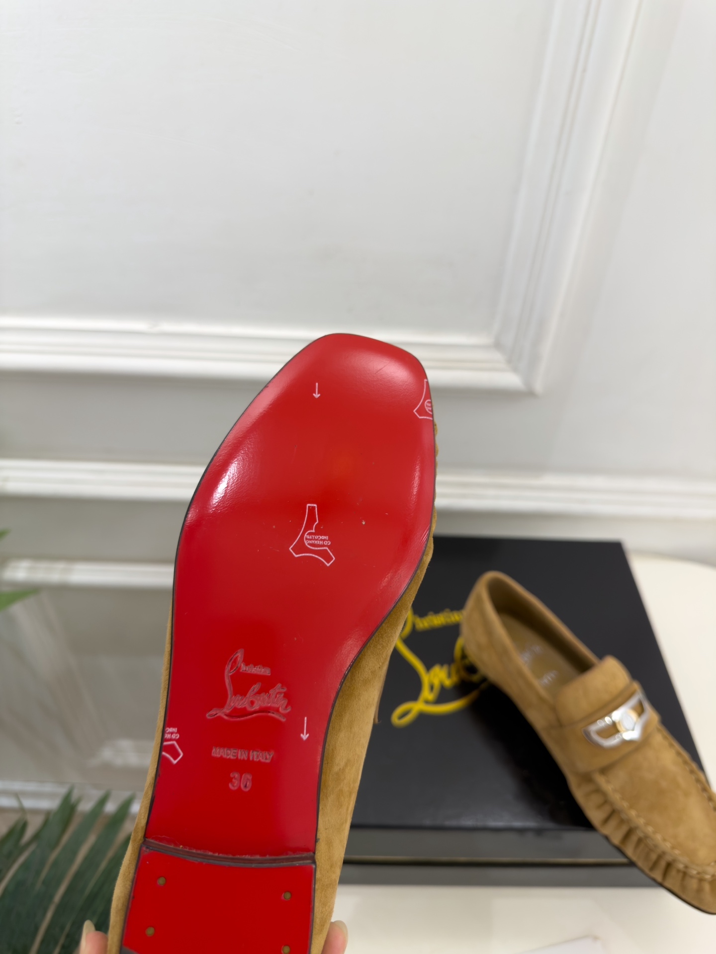 Christian Louboutin路铂廷 26ss ✨ 2026秋冬新品 CL复古褶皱情侣款乐福鞋 小皮鞋系列,顶级 Christian Louboutin路铂廷 26ss ✨ 2026秋冬新品 CL复古褶皱情侣款乐福鞋 小皮鞋系列,顶级
