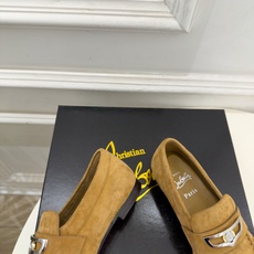 Christian Louboutin路铂廷 26ss ✨ 2026秋冬新品 CL复古褶皱情侣款乐福鞋 小皮鞋系列,顶级 Christian Louboutin路铂廷 26ss ✨ 2026秋冬新品 CL复古褶皱情侣款乐福鞋 小皮鞋系列,顶级