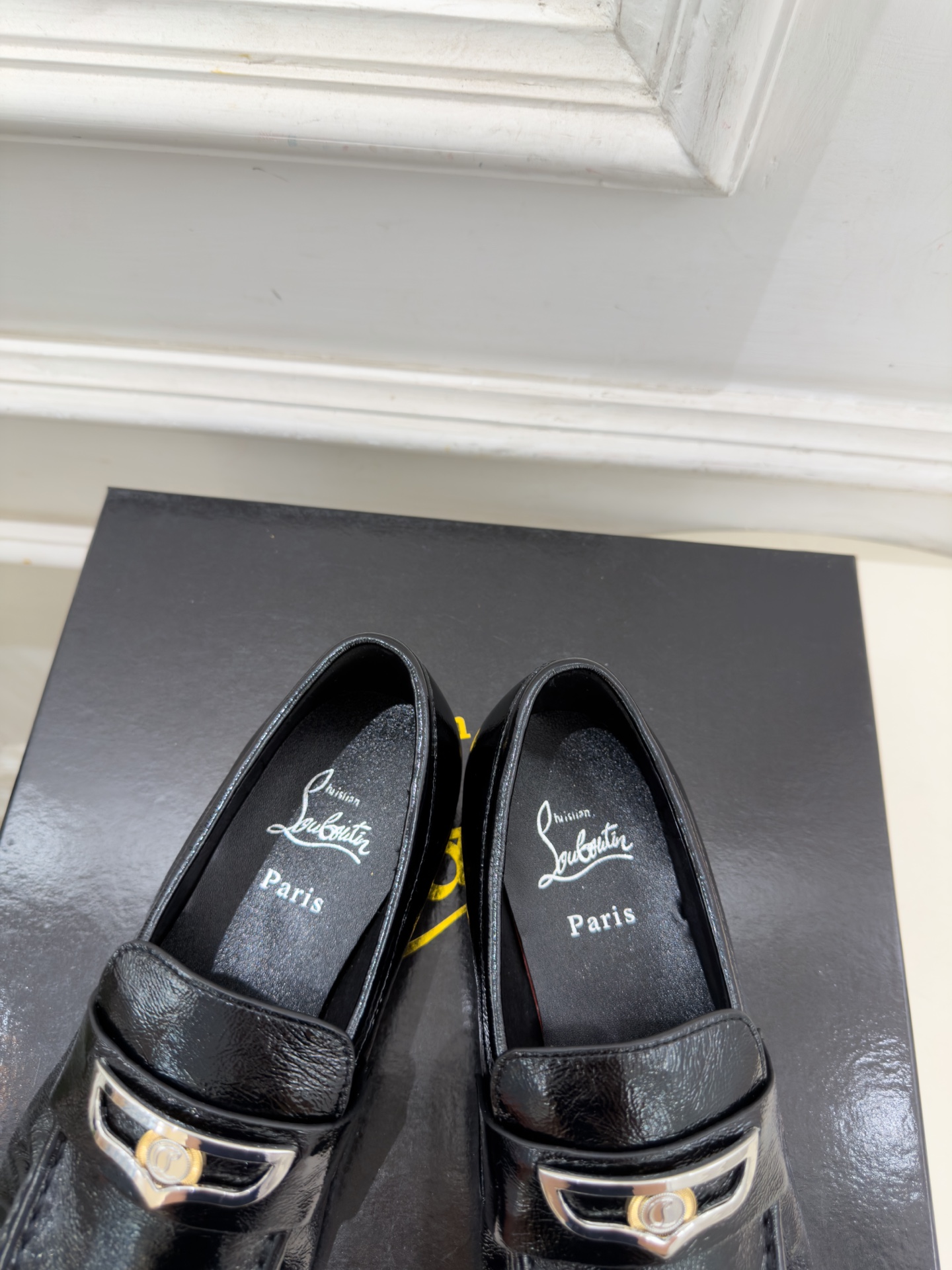 Christian Louboutin路铂廷 26ss ✨ 2026秋冬新品 CL复古褶皱情侣款乐福鞋 小皮鞋系列,顶级 Christian Louboutin路铂廷 26ss ✨ 2026秋冬新品 CL复古褶皱情侣款乐福鞋 小皮鞋系列,顶级
