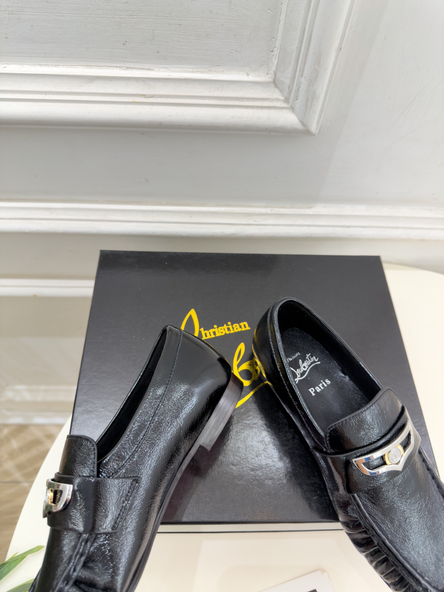 Christian Louboutin路铂廷 26ss ✨ 2026秋冬新品 CL复古褶皱情侣款乐福鞋 小皮鞋系列,顶级 Christian Louboutin路铂廷 26ss ✨ 2026秋冬新品 CL复古褶皱情侣款乐福鞋 小皮鞋系列,顶级