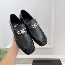 Christian Louboutin路铂廷 26ss ✨ 2026秋冬新品 CL复古褶皱情侣款乐福鞋 小皮鞋系列,顶级 Christian Louboutin路铂廷 26ss ✨ 2026秋冬新品 CL复古褶皱情侣款乐福鞋 小皮鞋系列,顶级