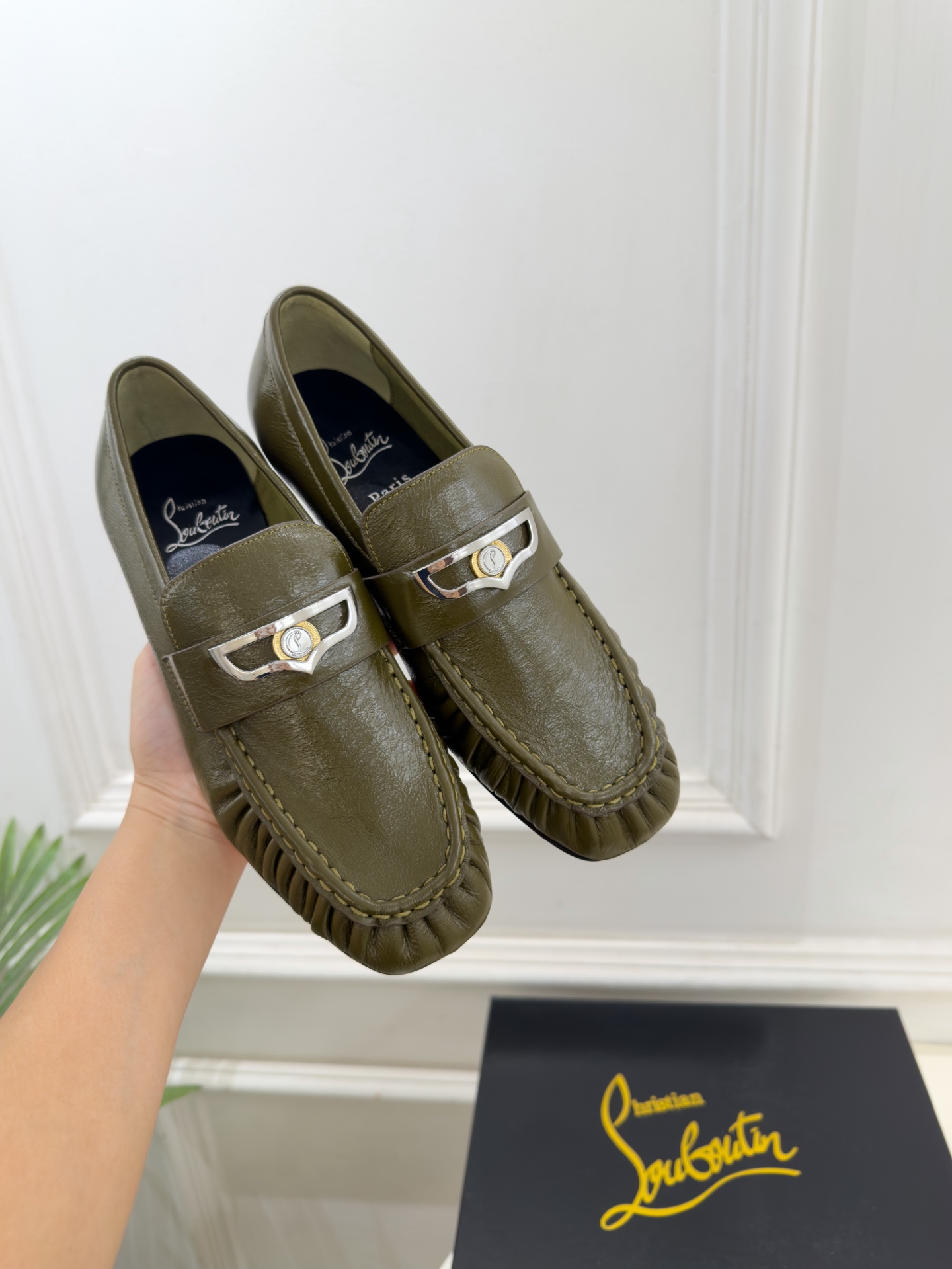 Christian Louboutin路铂廷 26ss ✨ 2026秋冬新品 CL复古褶皱情侣款乐福鞋 小皮鞋系列，顶级